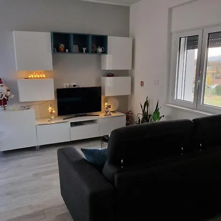 L'aurora Locazione Turistica Apartment *